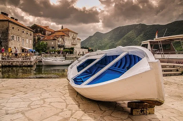 montenegro boat town od crna gora
